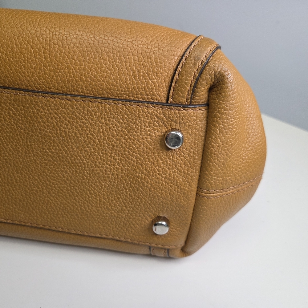 Coach 2017 Turnlock Edie Beige Camel Leather Shoulder Bag  Chain 36855 - Picture 9 of 16